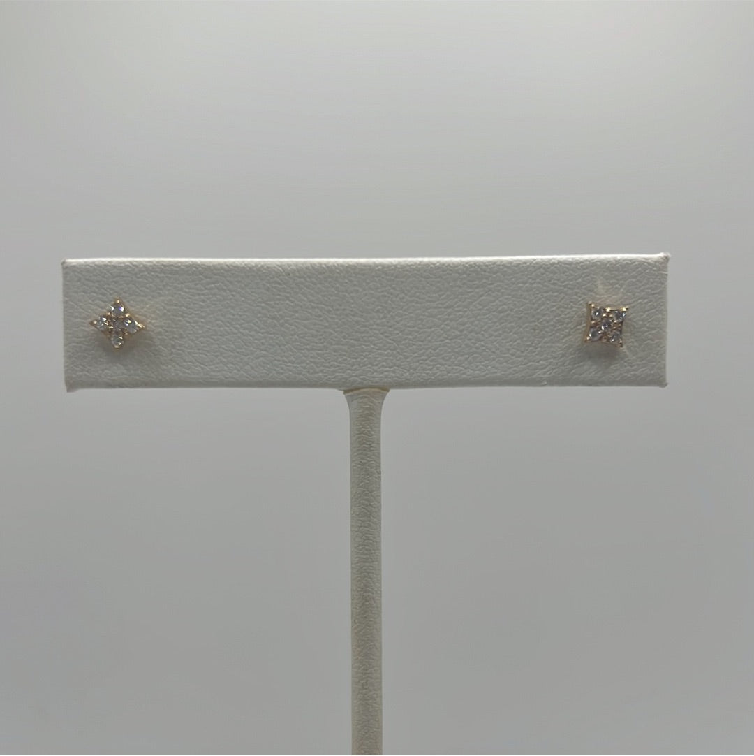 Petite Pavé Ninja Dart Stud