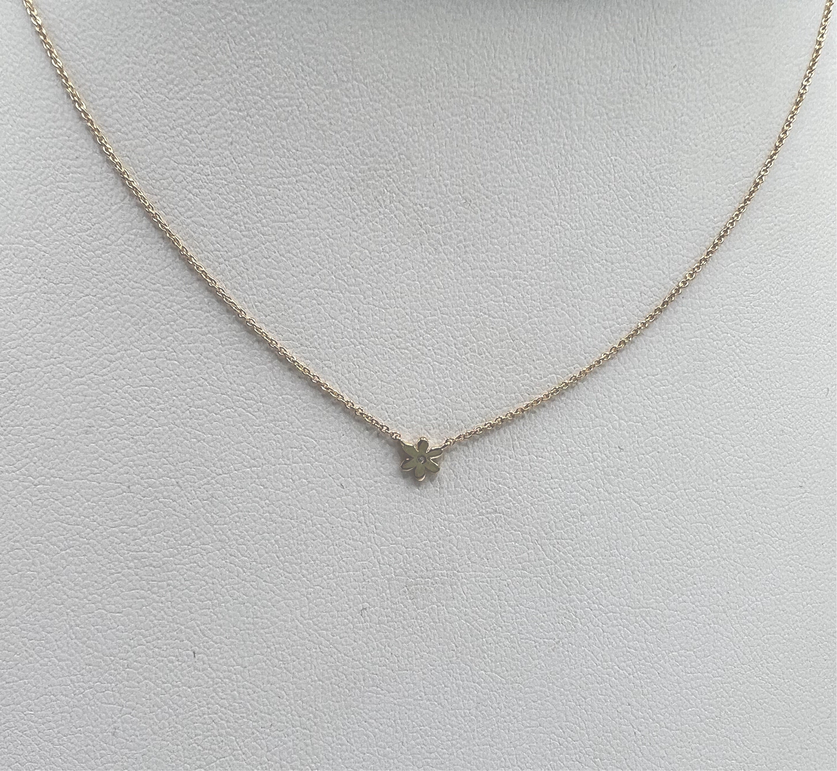 Tiny Daisy Necklace