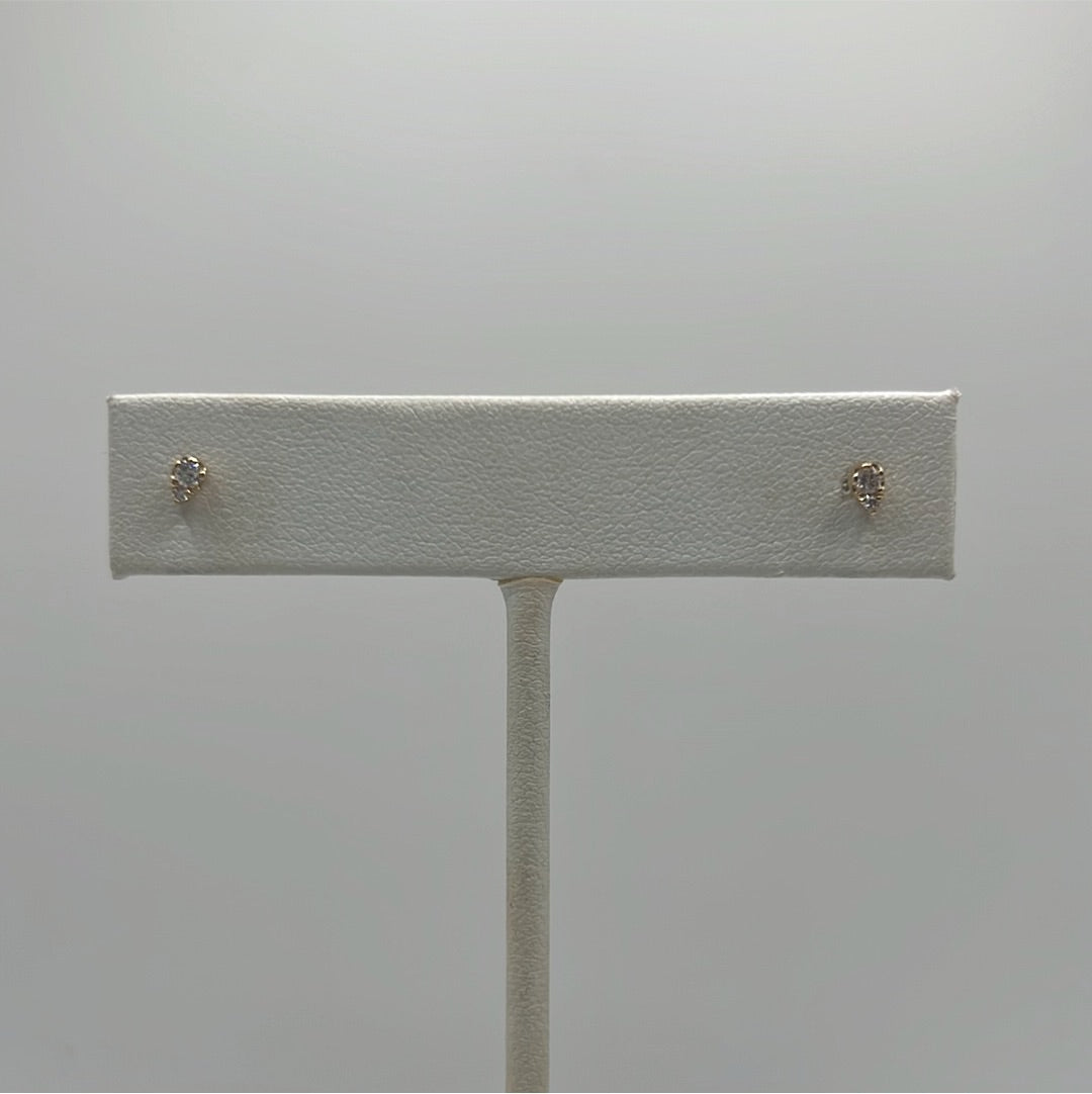 Petite Primp Pavé Studs