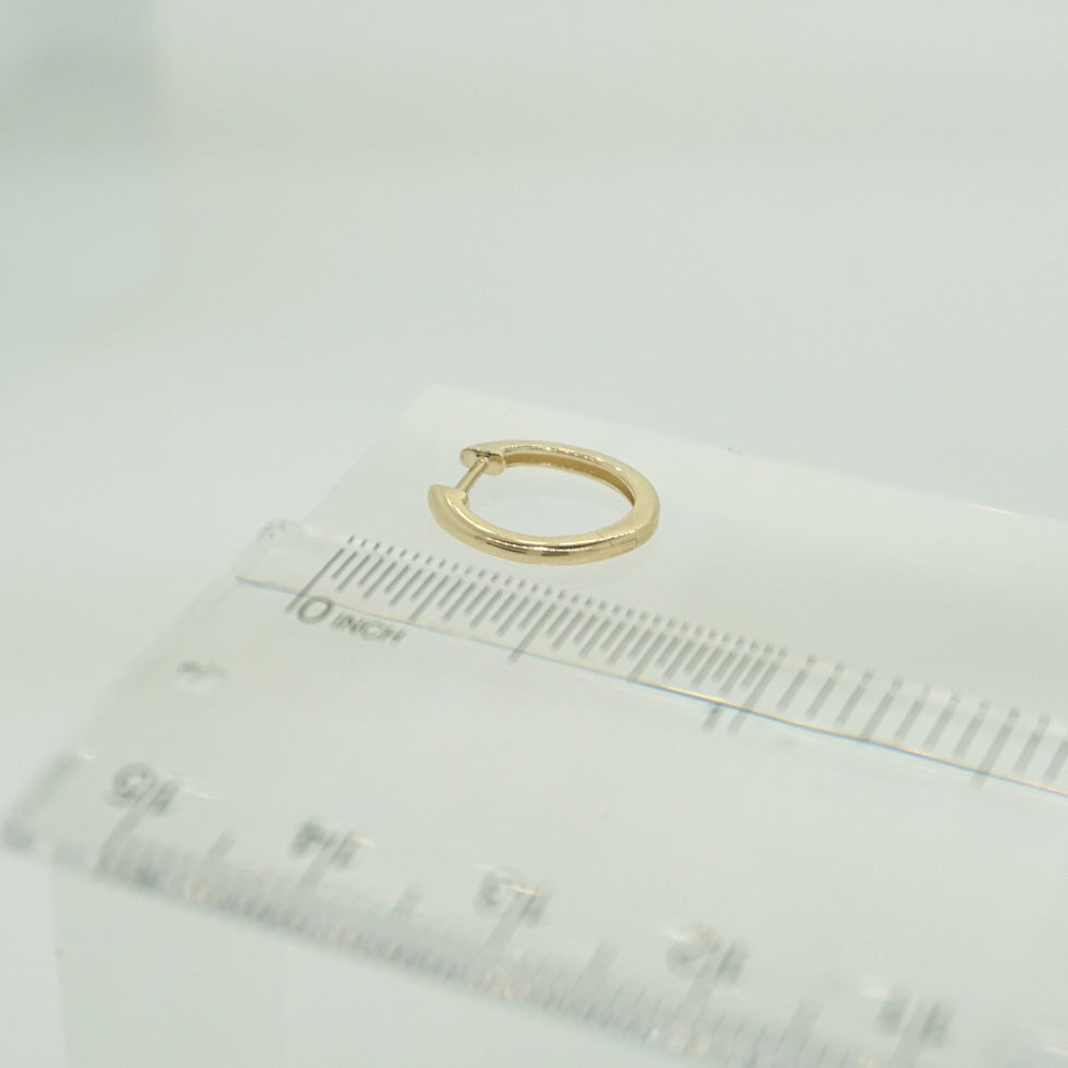 Plain Gold Huggie